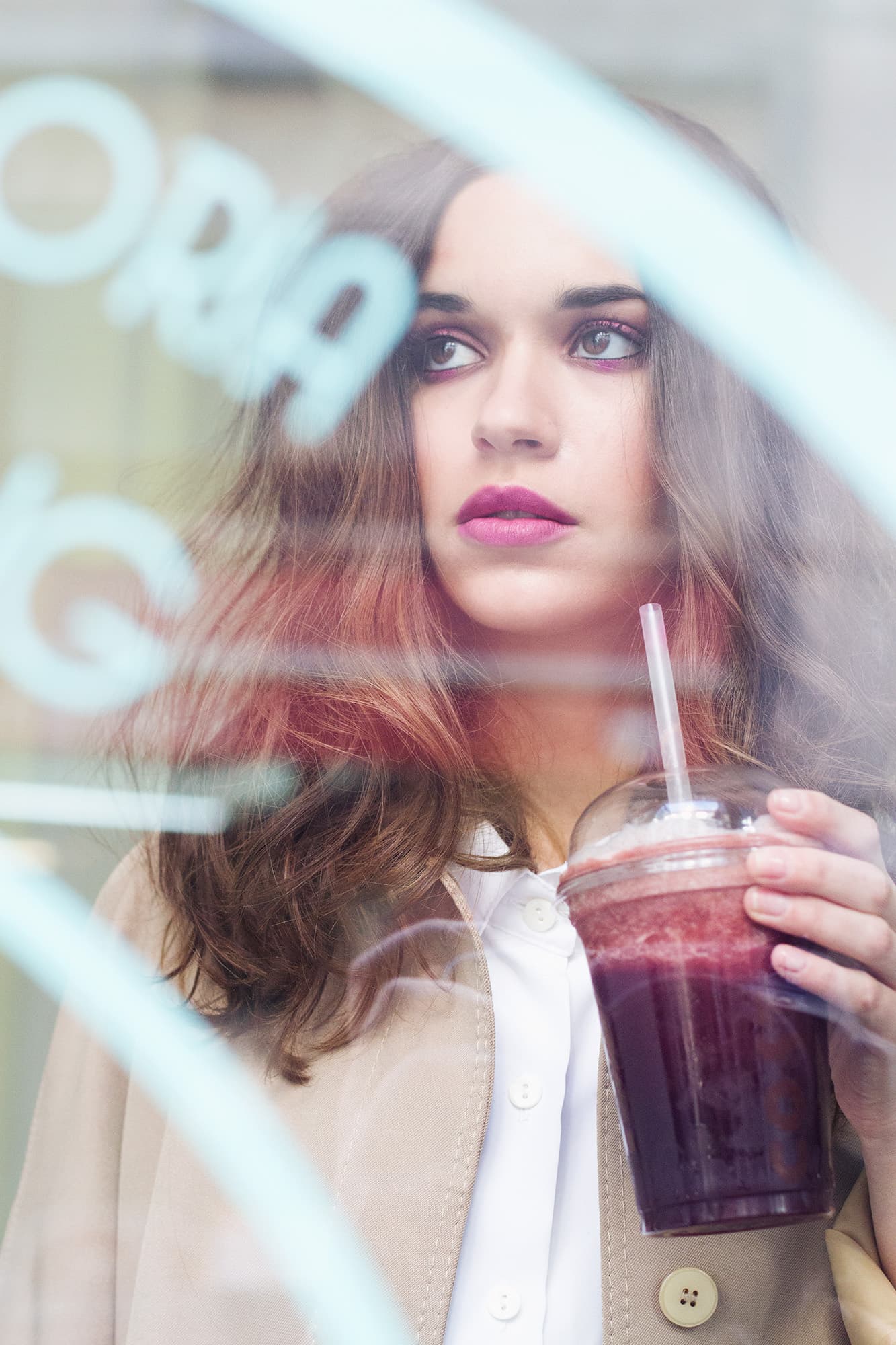 Waiting Season for Magnética Magazine